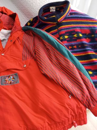 Lote de dos prendas deportivas de hombre y mujer