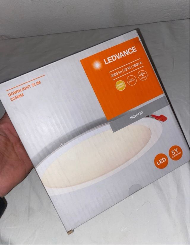 Spot Ledvance 2000lm 3000k .Nuevo