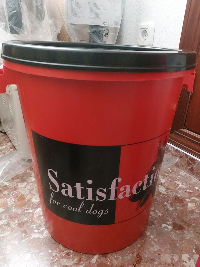 Almacenaje comida perro