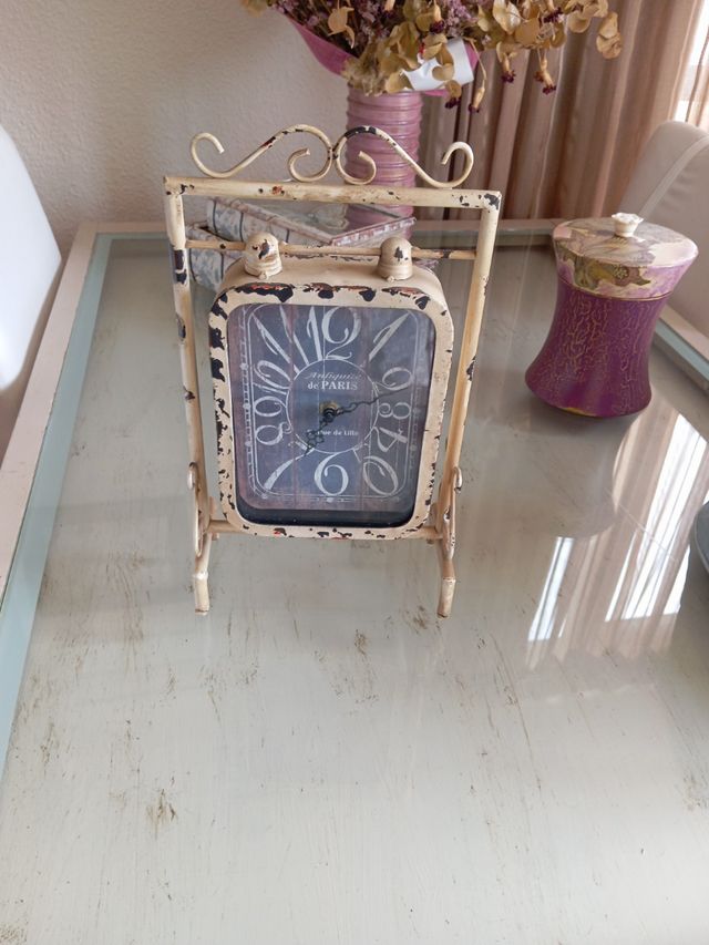 Reloj rustico de mesa