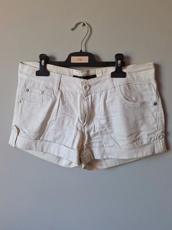 Short blanco
