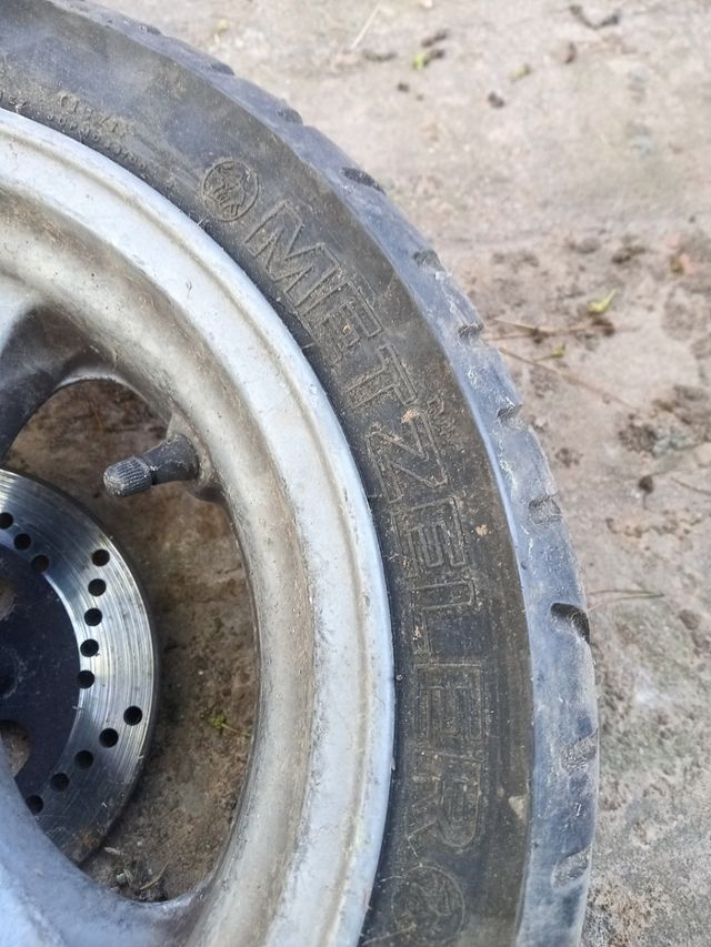 Rueda-LLanta Delantera de Scooter
Benelli 491-50c