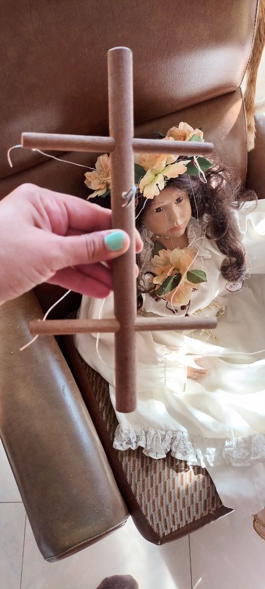 ANNABELLE. MUÑECA ANTIGUA TÍTERE 