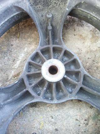 Rueda-LLanta atras de Scooter Benelli 491-50cc.Me