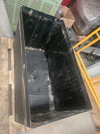 2 cajones de baterias toro