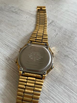 Reloj casio dorado