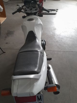 Moto Suzuki GS500E