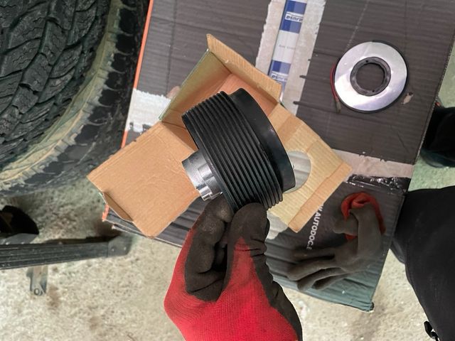 Piña volante desplazado montero