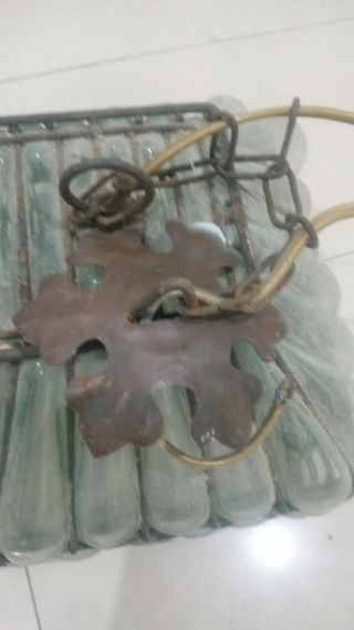 Lampara antigua de cristal y metal