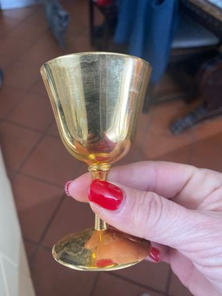 Bicchieri da aperitivo dorati a 24 carati,