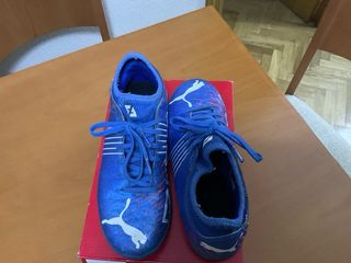 Zapatillas azules puma de futbol sala