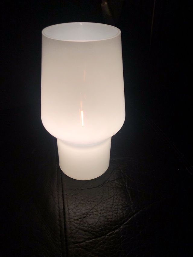 lampara diseño cristal blanco a pilas