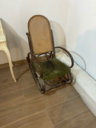Mecedora antigua