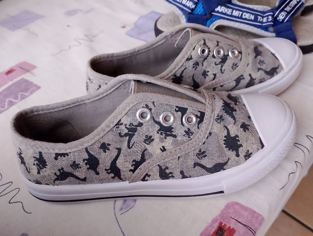 Lote sandalias niño talla 30-31