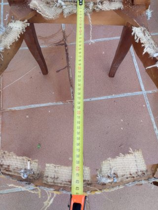 Sillas de nogal para restaurar