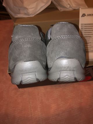 Scarpe antinforunistica N. 43 Aimont 