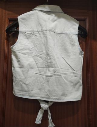 Camisa vaquera corta