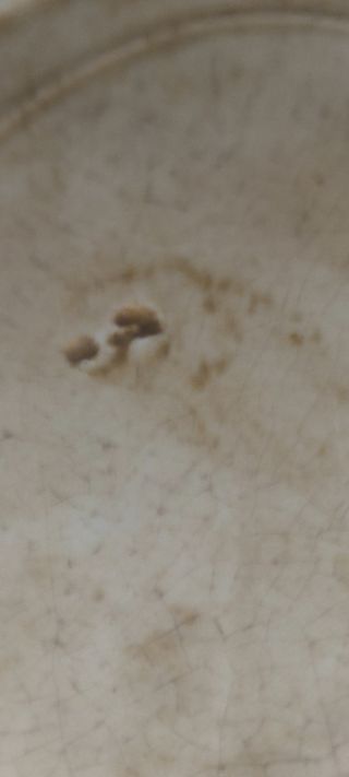 Plato de cerámica muy antiguo firmado