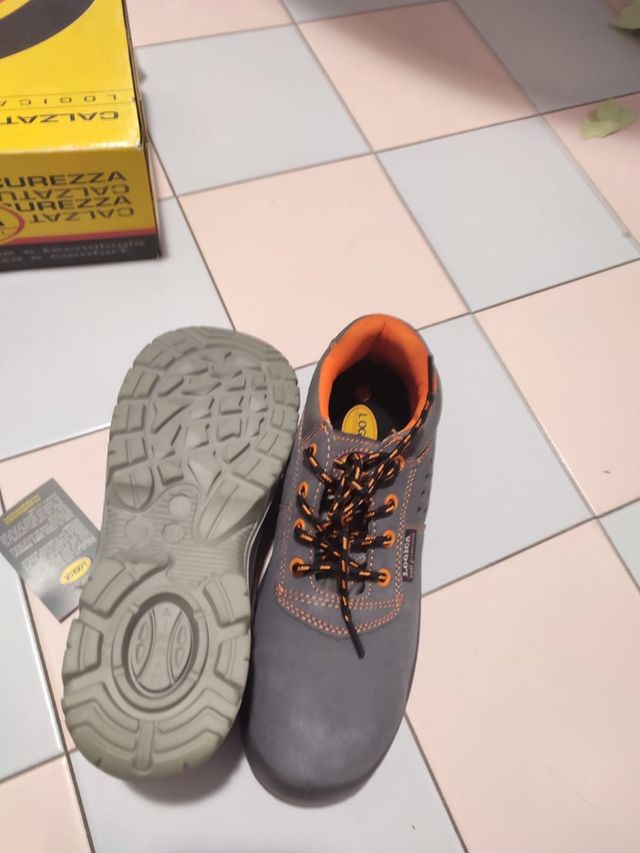 Scarpe infortunistiche