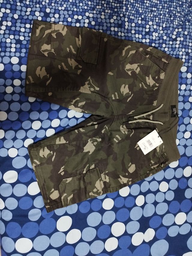 Bermuda camuflaje chico L