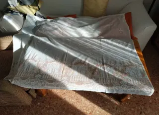 Tapetes y cortina de ganchillo