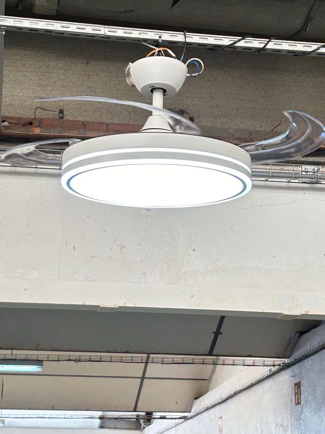 Ventilador techo con luz LED