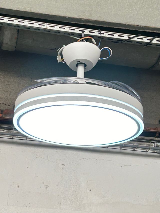 Ventilador techo con luz LED