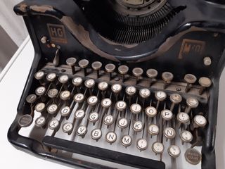 Máquina de escribir Hispano-Olivetti M40