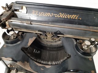 Máquina de escribir Hispano-Olivetti M40