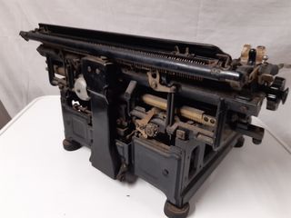 Máquina de escribir Hispano-Olivetti M40