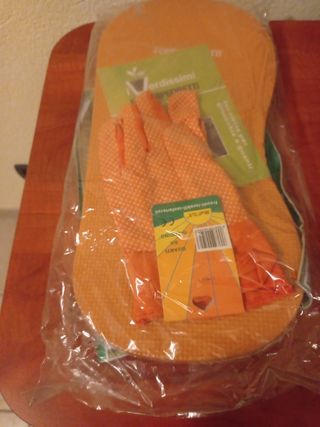 Tavola per ginocchia e guanti 