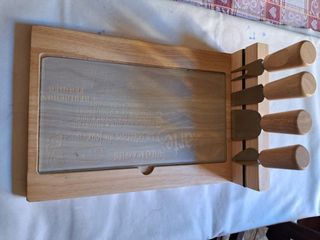 Tagliere formaggi e utensili