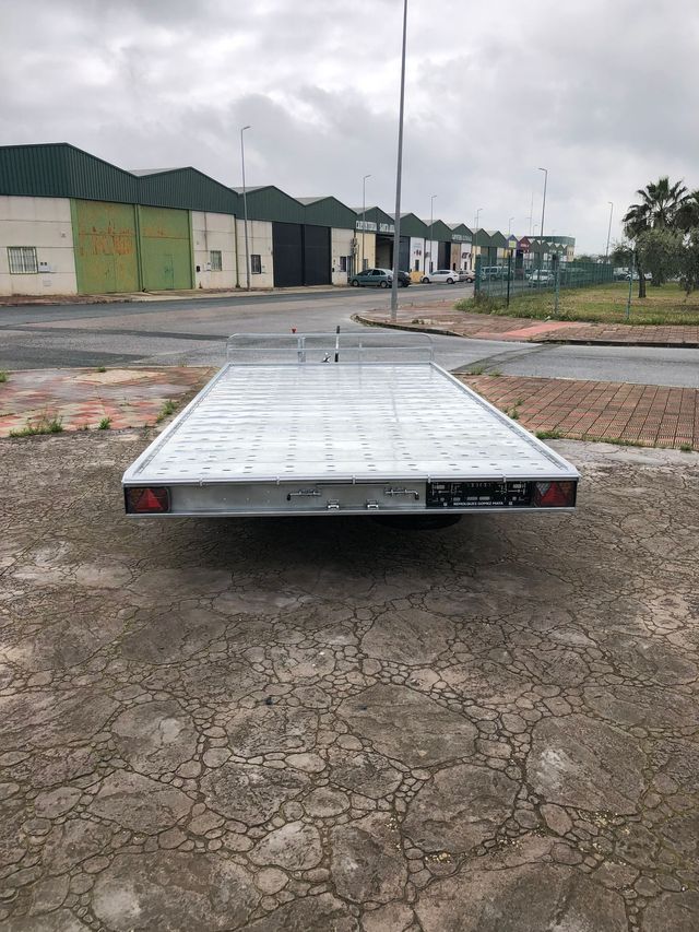 PORTAVEHÍCULOS Y MAQUINARIA