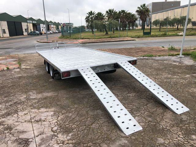 PORTAVEHÍCULOS Y MAQUINARIA