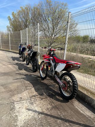 YAMAHA YZ 250 2T - KTM 450 4T - HONDA CBR 250 4T