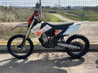 YAMAHA YZ 250 2T - KTM 450 4T - HONDA CBR 250 4T