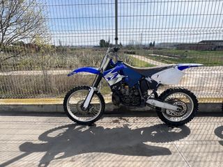 YAMAHA YZ 250 2T - KTM 450 4T - HONDA CBR 250 4T