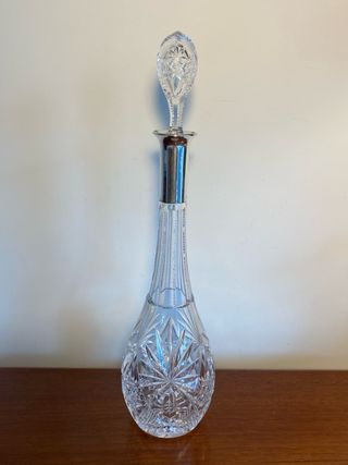 Licorera de cristal y plata