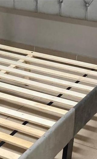 Cama J Capitone *INCLUYE SOMIER+CABECERO*