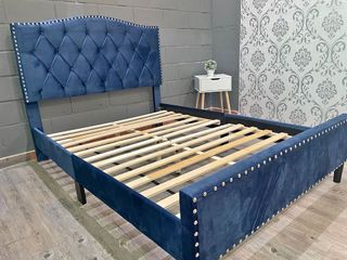 Cama J Capitone *INCLUYE SOMIER+CABECERO*