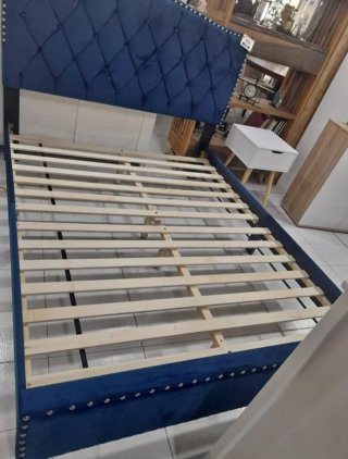 Cama J Capitone *INCLUYE SOMIER+CABECERO*