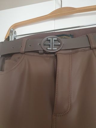 Pantalón Ecopiel marrón Decumane