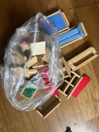 Casa de muñecas de madera