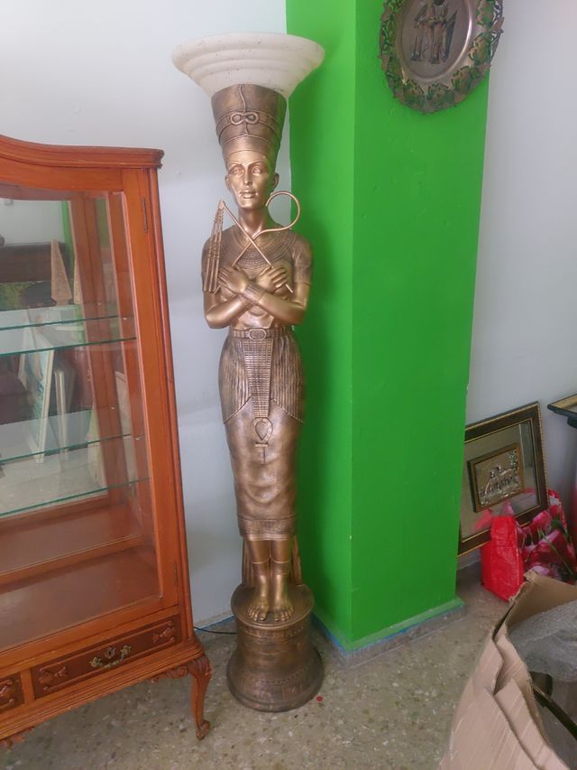 Nefertiti tamaño natural