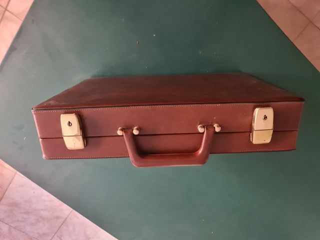 Maletin rígido de piel