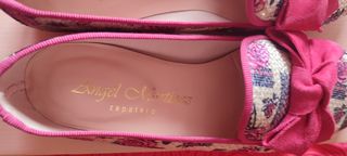 Zapatos fucsia de flores