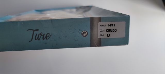 Arrullo para bebé color crudo