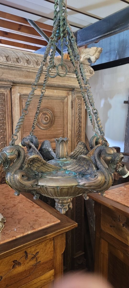 antico lampadario religioso