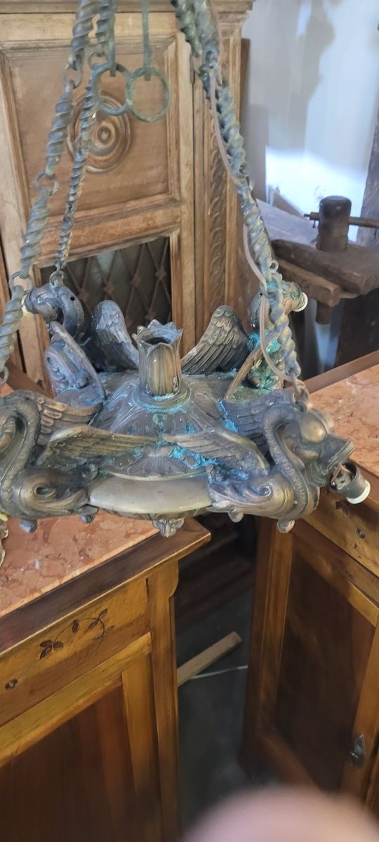 antico lampadario religioso