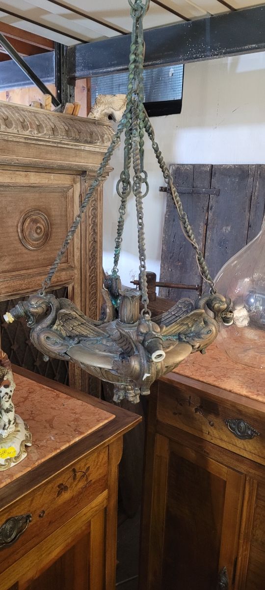 antico lampadario religioso